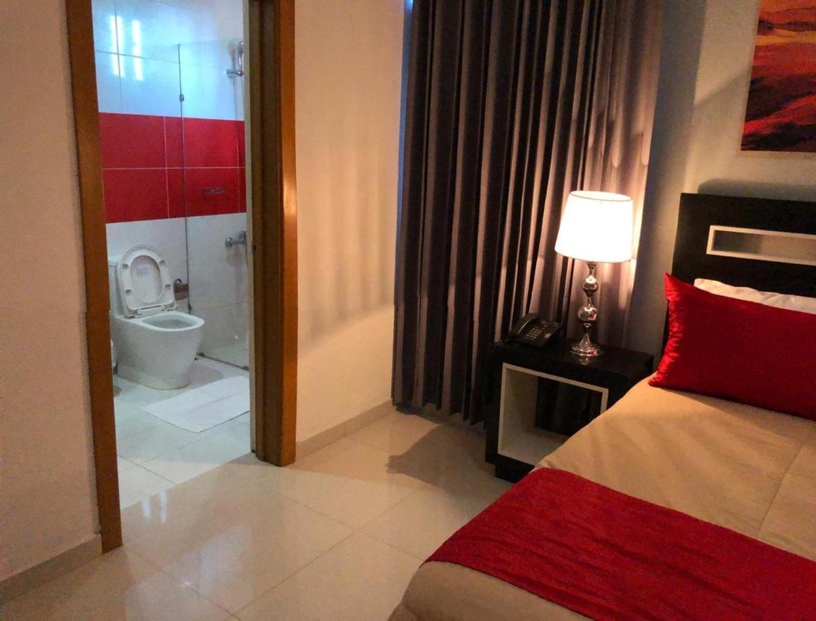 Dpravia Hotel Srl Bani Εξωτερικό φωτογραφία